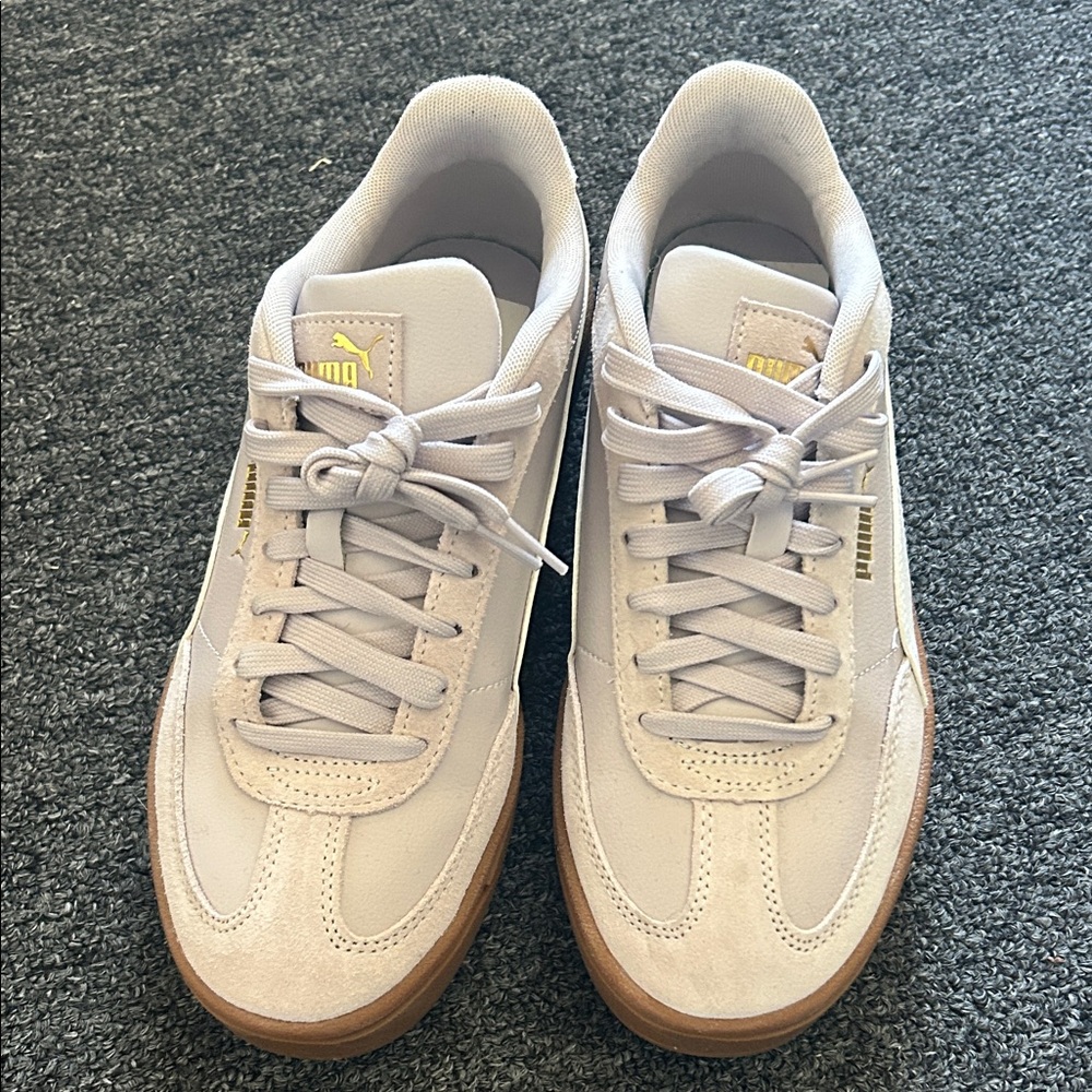 Puma Women's Light Lavender Sneakers with Gold Details